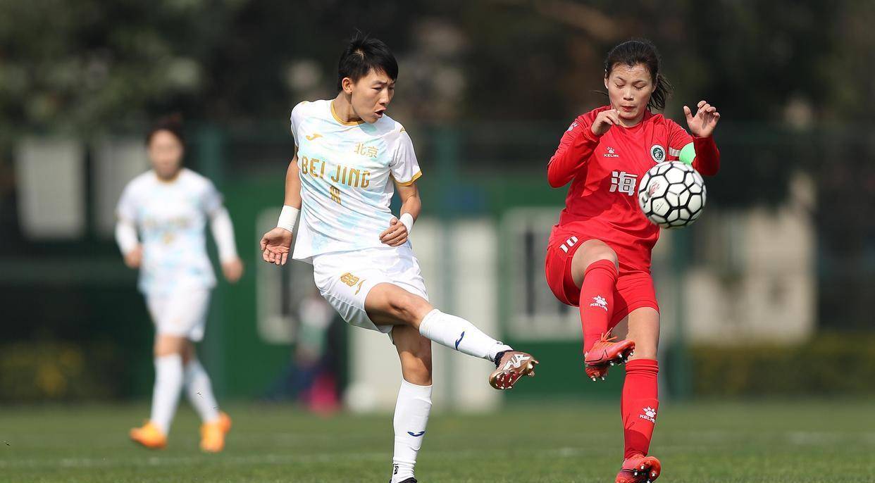 关于中国女子足球队以强大实力称霸赛场的信息