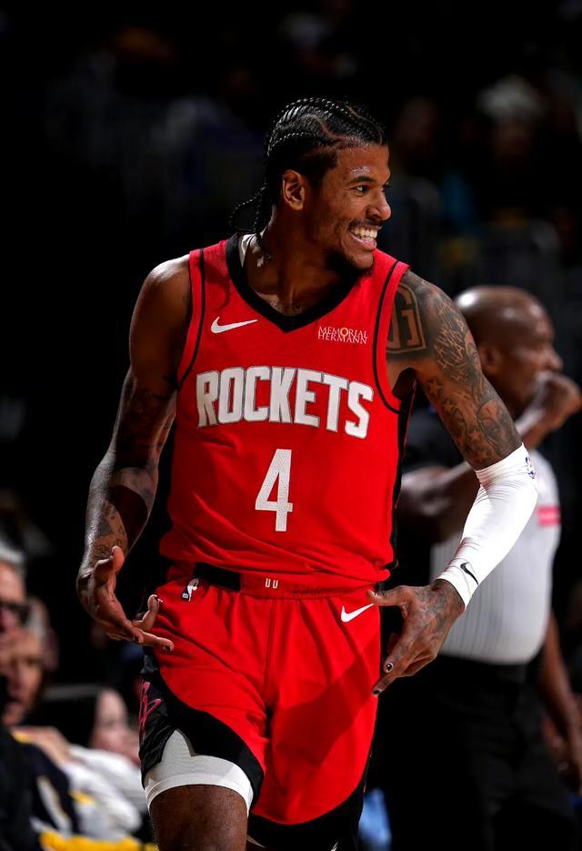 关于非洲篮球新星表现抢眼，球队前景风光的信息