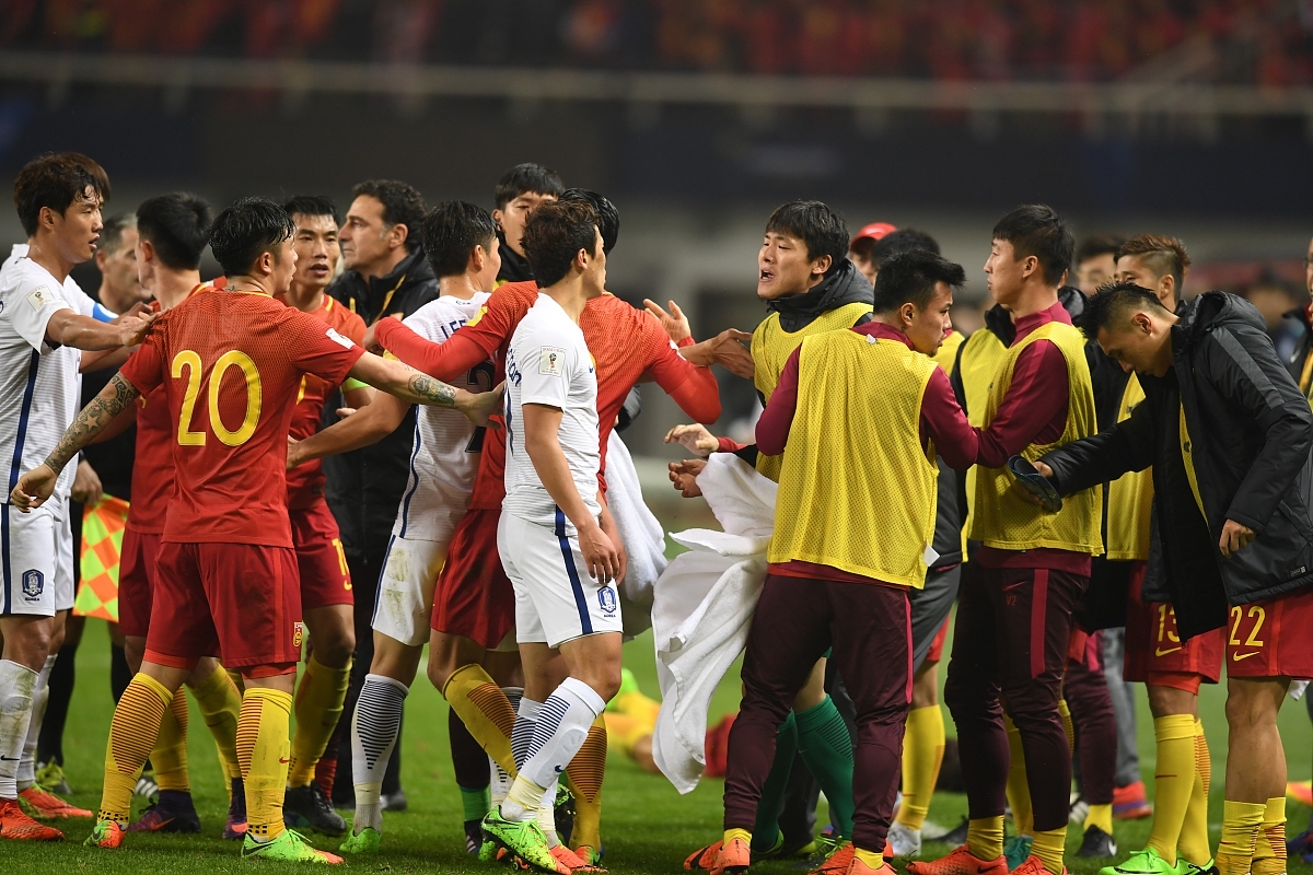 韩国球队艰苦拼搏，争取晋级机会的简单介绍