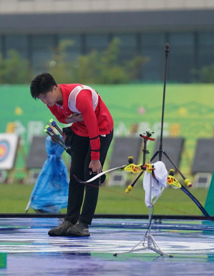 白俄罗斯选手在射箭比赛中夺冠
